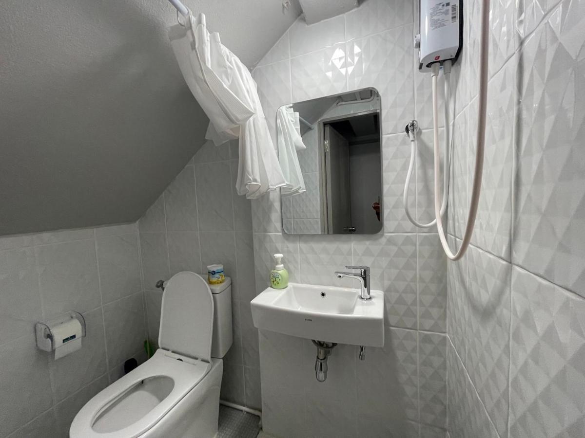 Comfort Zone Hostel @ Tha Pae Chiang Mai Exterior photo